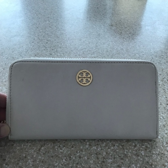 Tory Burch Handbags - Tory Burch Wallet Tory Burch Handbags - Tory Burch Wallet